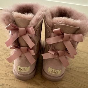 UGG Bailey Bow Boots - 39 - Dusty Rose